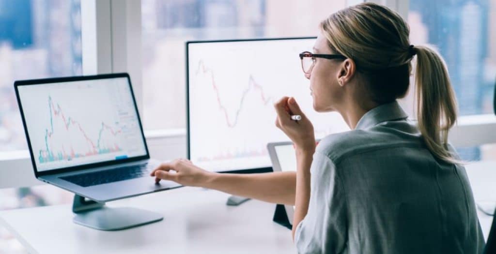 Fintech vs Financial Services: Who’s Ruling The Market?
