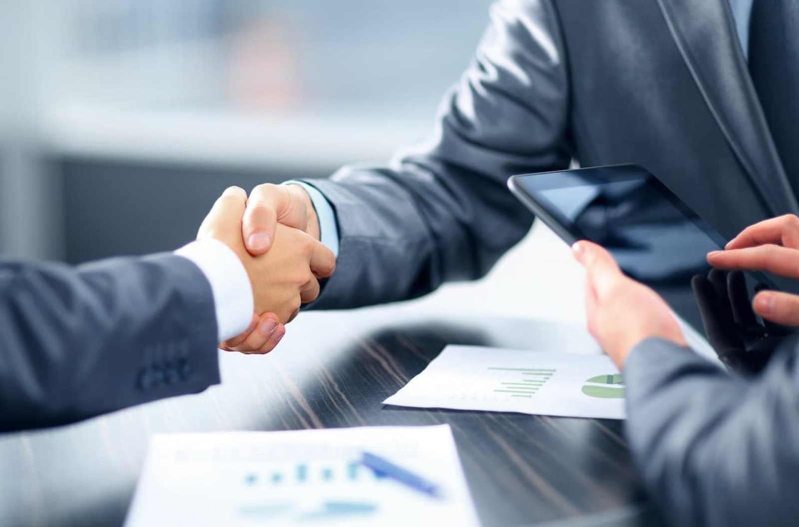Financial Services vs Fintech: Who’s Ruling The Market?
